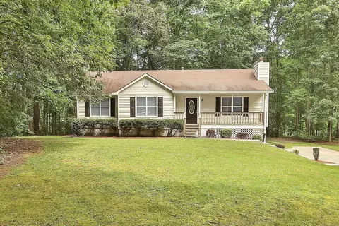 126 Doe Run Dr, Sharpsburg, GA 30277