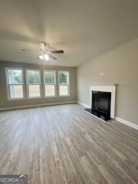 592 Sutton Rd, Forsyth, GA 31029 photo 2