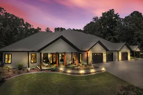 1131 E Mize Rd, Demorest, GA 30535