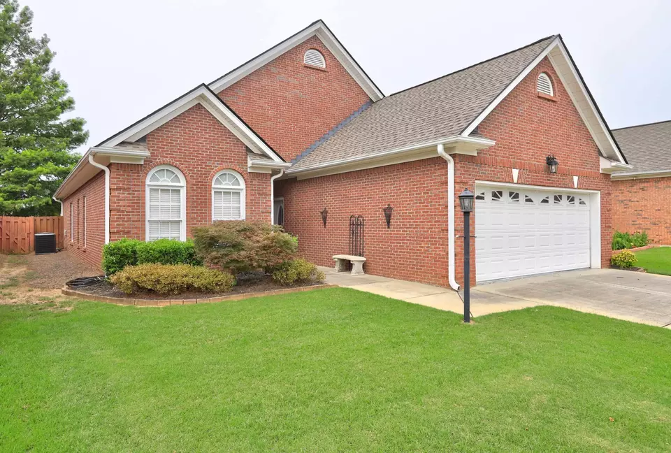  489 Takely Dr, Lawrenceville, GA 30046 photo 2