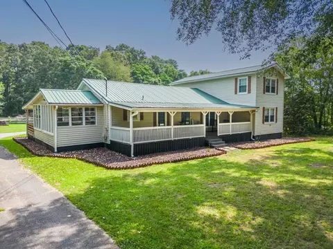 51 Cleveland Rd, Locust Grove, GA 30248
