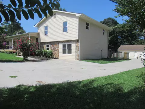 110 Aspen Lake Dr E, Newnan, GA 30263