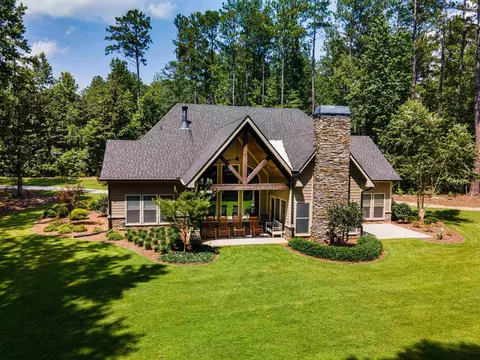 75 Woodlake Ct, Lagrange, GA 30240