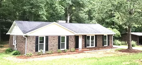208 Woodbine Dr, Lagrange, GA 30241