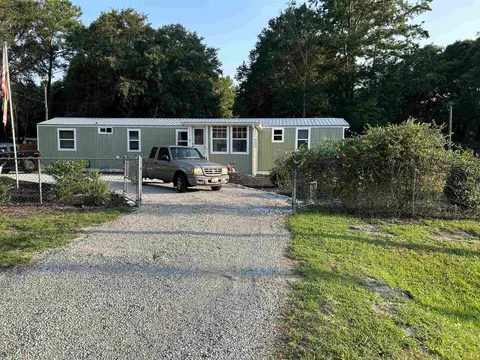 305 Sloan St, Saint Marys, GA 31558