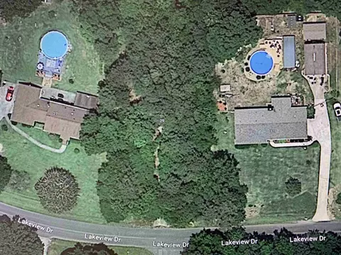 29 SE Lakeview Dr, Lindale, GA 30147