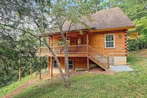 220 Willow Way, Warne, NC 28909 photo 3