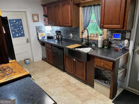 409 W James St, Claxton, GA 30417 photo 4