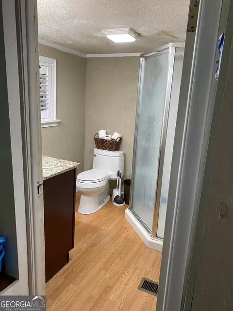 409 W James St, Claxton, GA 30417 photo 9