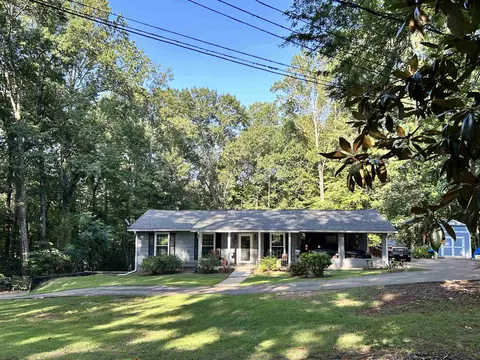 148 Hickory Ln, Lagrange, GA 30240