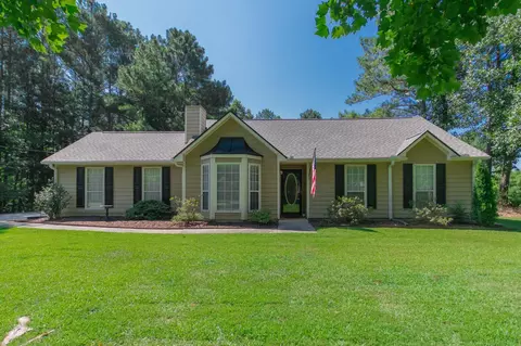 105 Creek Trl, Sharpsburg, GA 30277