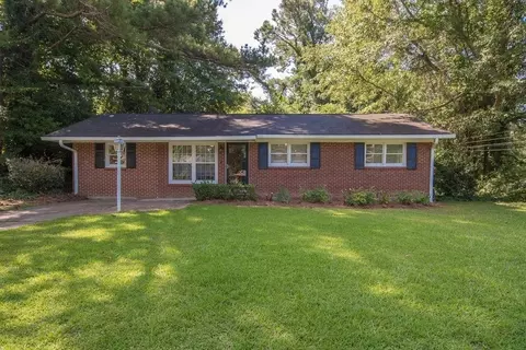 29 Willow Dr, Newnan, GA 30263