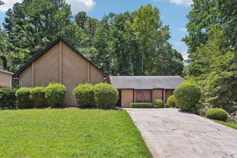 1655 Pineford Ct, Stone Mountain, GA 30088