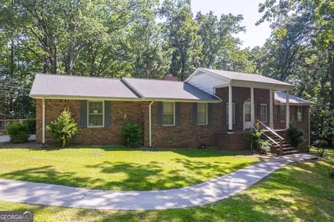 827 Rock Creek Rd, Toccoa, GA 30577