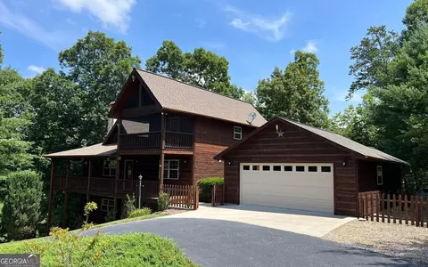 6131 Ruth Dr, Young Harris, GA 30582