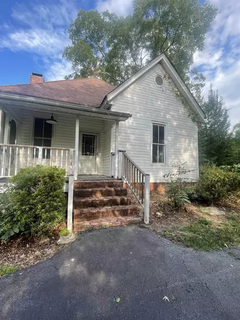 7246 Forrest Rd, Hogansville, GA 30230