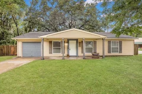 102 S West St, Kingsland, GA 31548