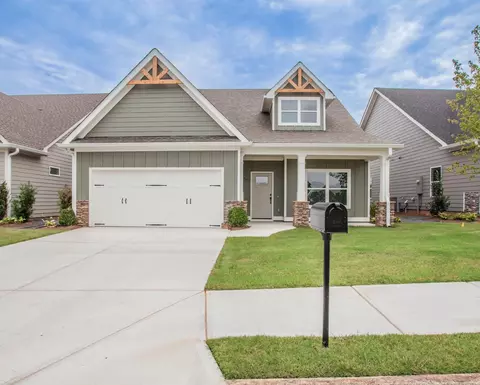 408 Maple View Dr, Carrollton, GA 30117