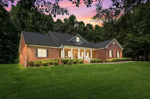 855 Streamside Dr, Mcdonough, GA 30252