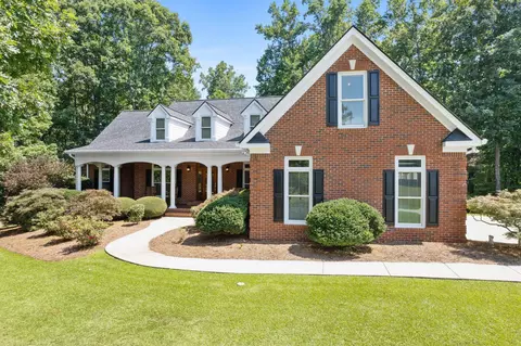 135 Meadow Trl, Social Circle, GA 30025