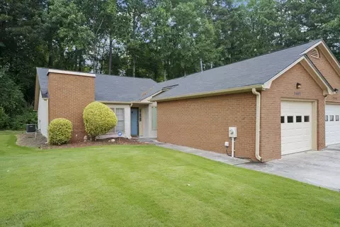7107 Forest Ln, Union City, GA 30291