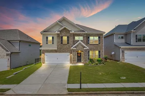 255 Palm Springs Cir, Fairburn, GA 30213