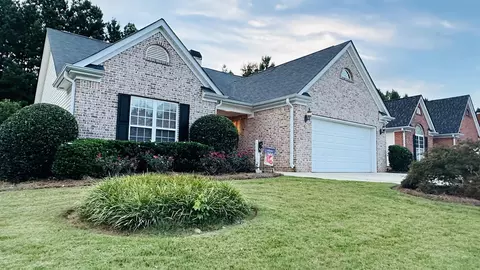 48 Steeplechase Dr, Newnan, GA 30263