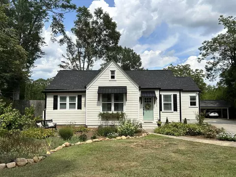 668 Maple Dr, Griffin, GA 30224