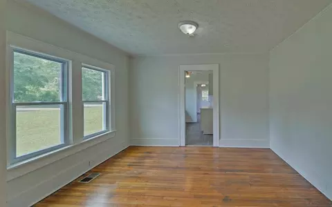 86 Glendale St, Toccoa, GA 30577 photo 9