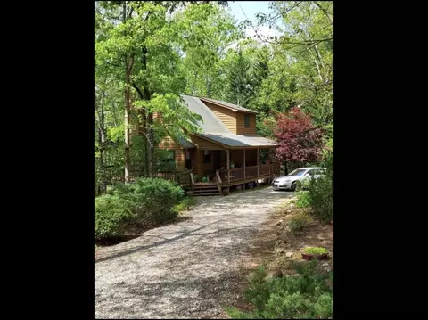 117 Enchanted Forest Ln, Blairsville, GA 30512