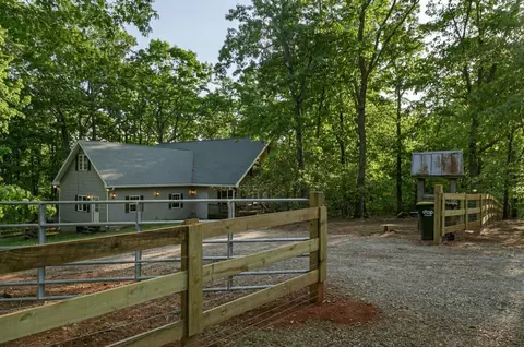 150 Chieftan Trl, Clarkesville, GA 30523 photo 3