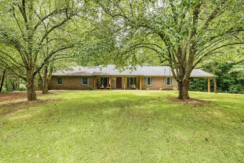 101 Melody Ln, Valley, AL 36854