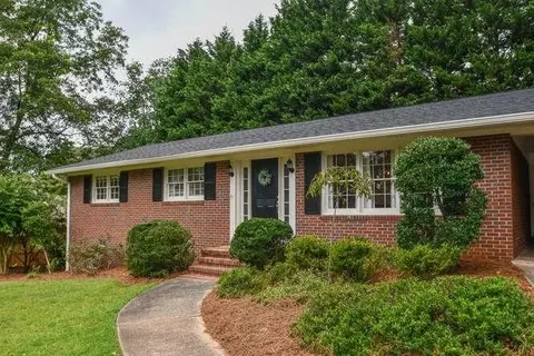 300 Holly Ln, Gainesville, GA 30501