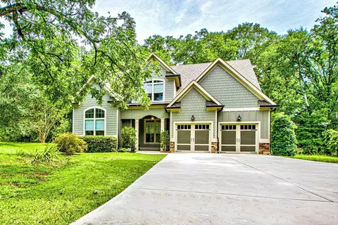 3995 Smokey Rd, Newnan, GA 30263