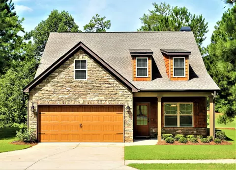 276 Lakeview Dr, Macon, GA 31211