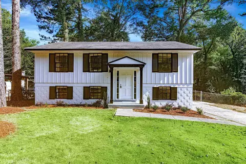 998 Martha Dr, Forest Park, GA 30297