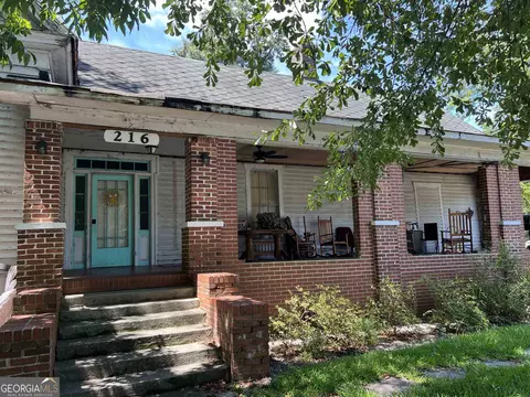 216 E Church St, Sandersville, GA 31082