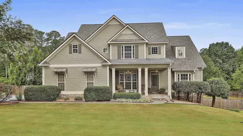 131 Beaconsfield Dr, Sharpsburg, GA 30277