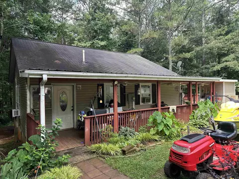 52 Deer Pointe Ct, Lagrange, GA 30240