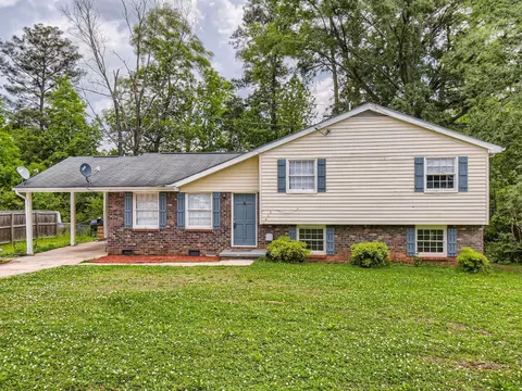 2819 Shelley Ln, Ellenwood, GA 30294
