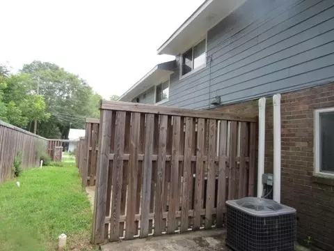 291 S Pond St, Toccoa, GA 30577 photo 3