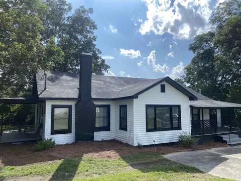 499 Mtn View Cir, Toccoa, GA 30577