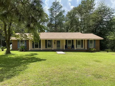 115 Bull St, Swainsboro, GA 30401
