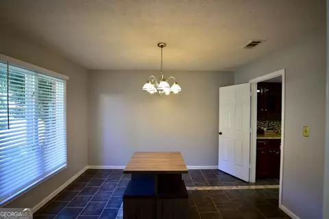 411 Camelot Dr, Lagrange, GA 30241 photo 5