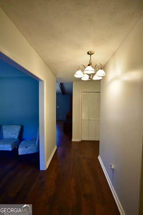 411 Camelot Dr, Lagrange, GA 30241 photo 3