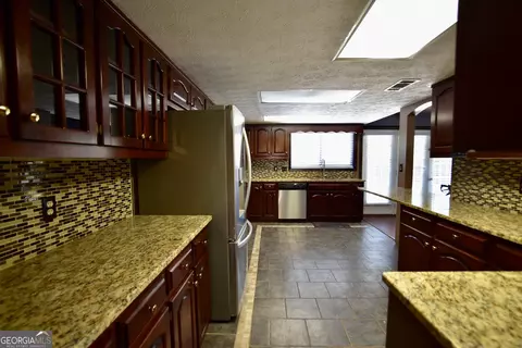 411 Camelot Dr, Lagrange, GA 30241 photo 7