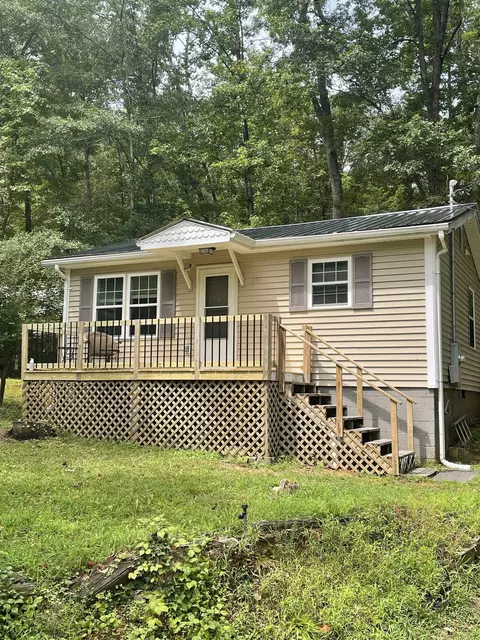 171 Henderson Falls Rd, Toccoa, GA 30577