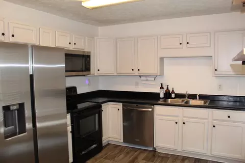 421 Hampton Green Dr, Lagrange, GA 30240 photo 4