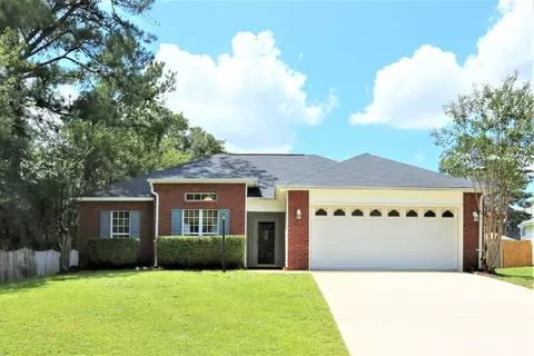 206 Roaring Forks Dr, Bonaire, GA 31005