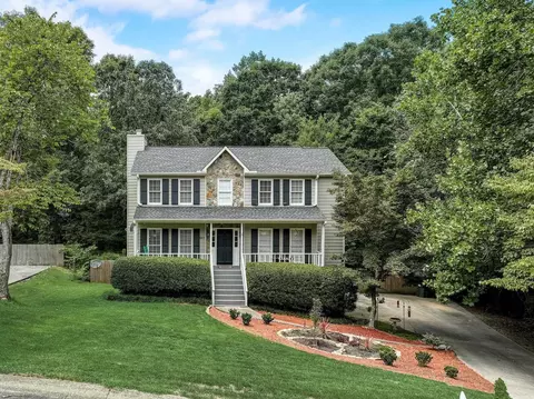 987 W Mill Bnd, Kennesaw, GA 30152
